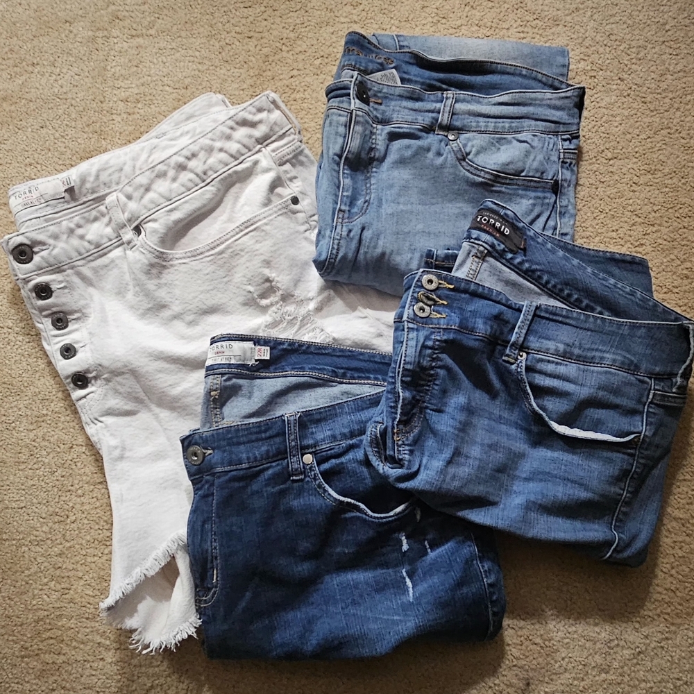 Lot of Torrid Jeans Sz 22 and white shorts Sz 26